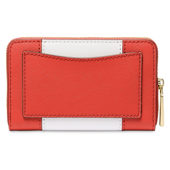 Michael Kors Jet Set Small Zip Around Card Case. COLOR: Spiced Coral/optic White - Picture 3 of 9